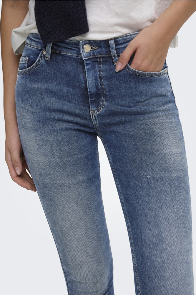 Only blauwe dames jeans | Close up