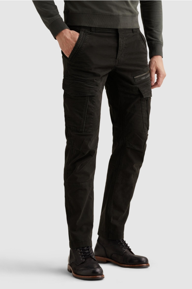 PME legend zwarte heren broek | Model zijaanzicht