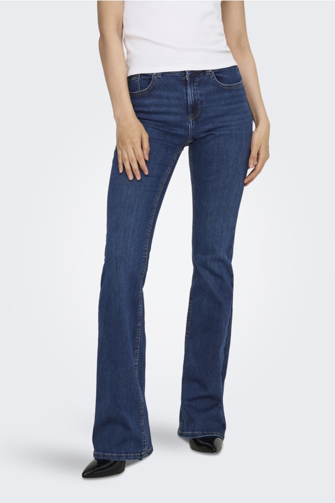 Only blauwe dames jeans | Model vooraanzicht