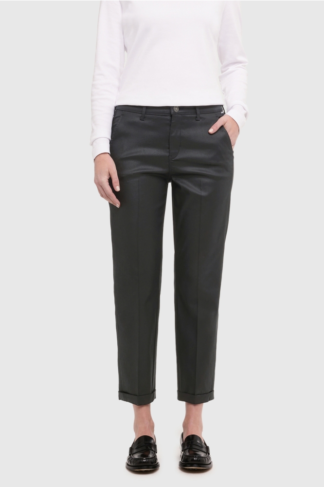 Mac zwarte dames broek | Model vooraanzicht