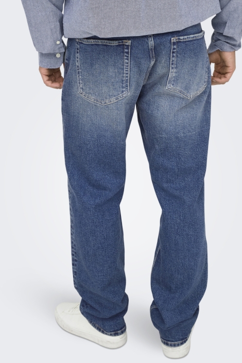 Only & Sons blauwe heren jeans | Model achteraanzicht