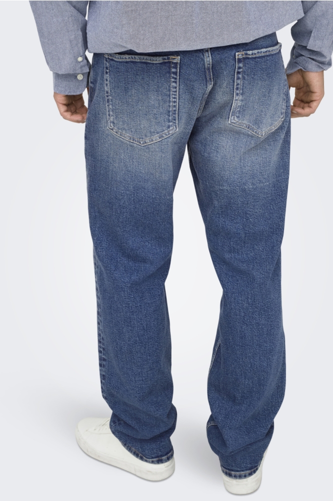 Only & Sons blauwe heren jeans | Model achteraanzicht