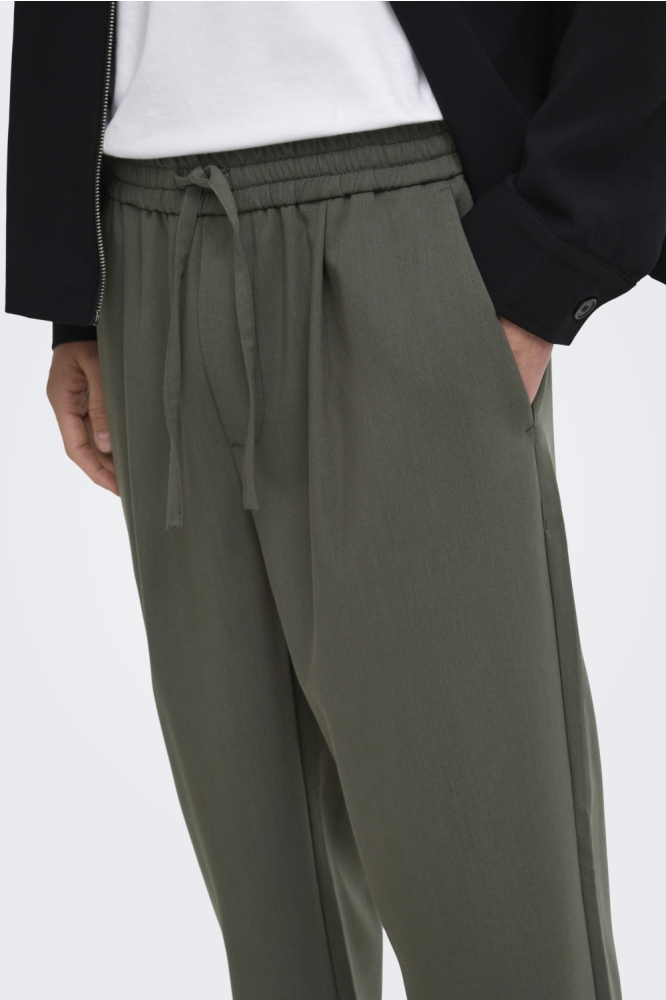 Only & Sons taupe heren broek | Close up