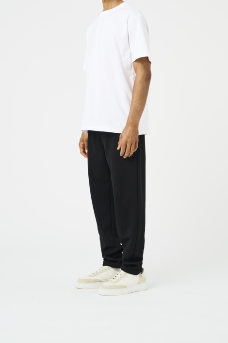 Only & Sons zwarte heren broek | Model zijaanzicht