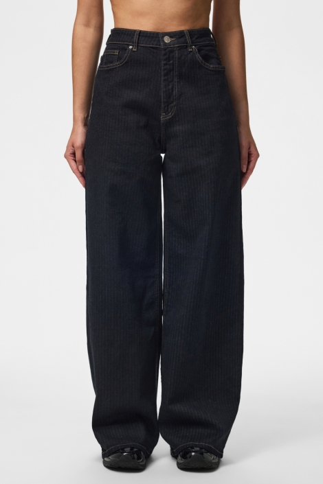 Pieces blauwe dames jeans | Model vooraanzicht