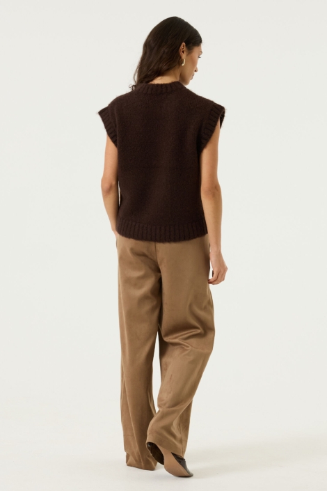 Garcia taupe dames broek | Model achteraanzicht
