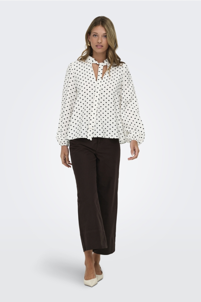 Only bruine dames broek | Model vooraanzicht