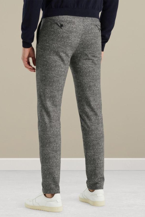 Vanguard grijze heren broek | Model achteraanzicht