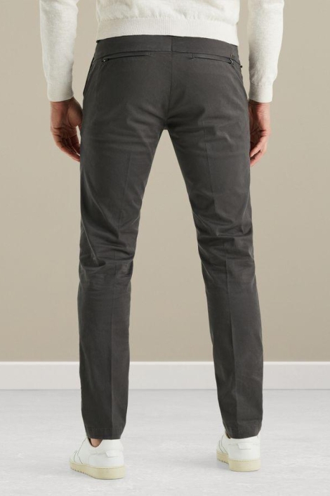 Vanguard grijze heren broek | Model achteraanzicht