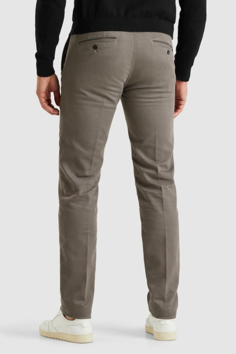 Vanguard grijze heren broek | Model achteraanzicht
