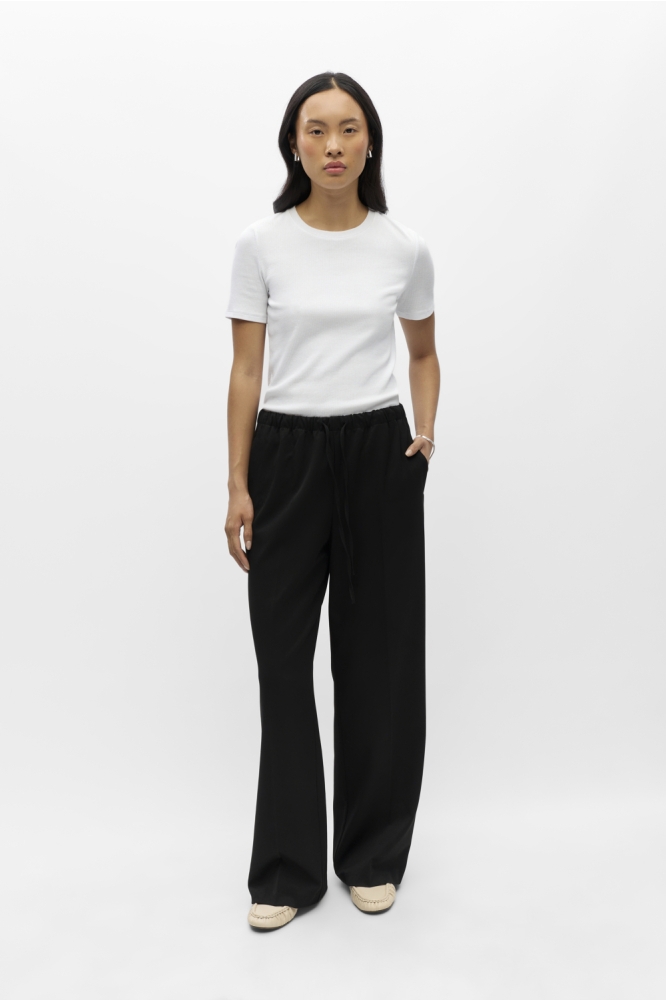 Object zwarte dames broek | Model vooraanzicht