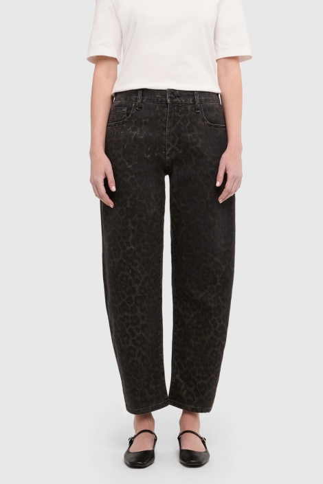 Mac bruine dames jeans | Model vooraanzicht