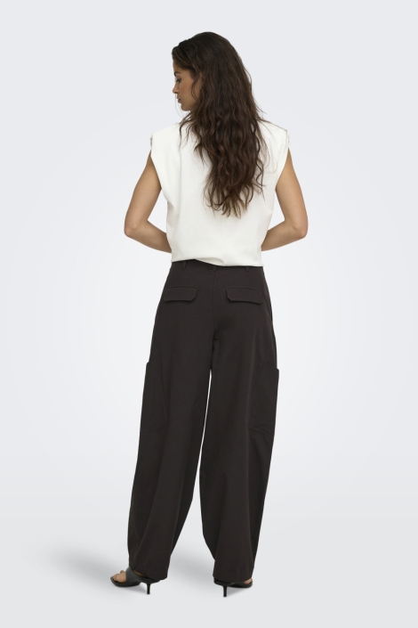 Jacqueline de Yong bruine dames broek | Model