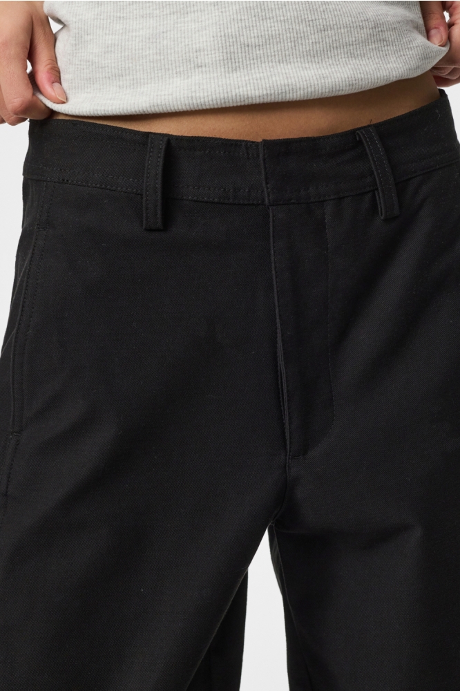 Pieces zwarte dames broek | Close up