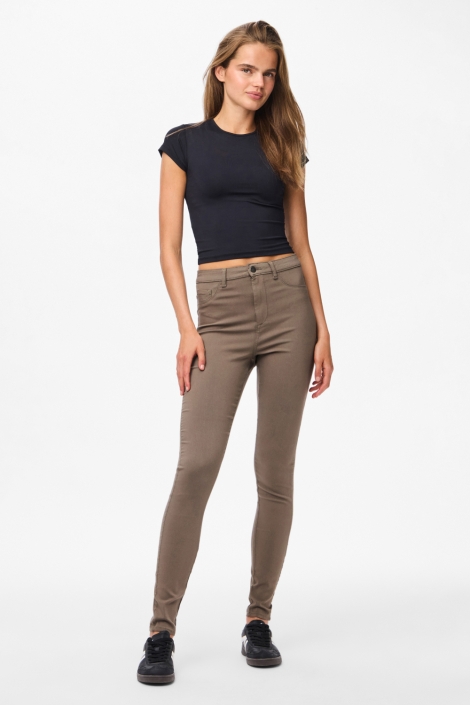 Pieces taupe dames broek | Model vooraanzicht