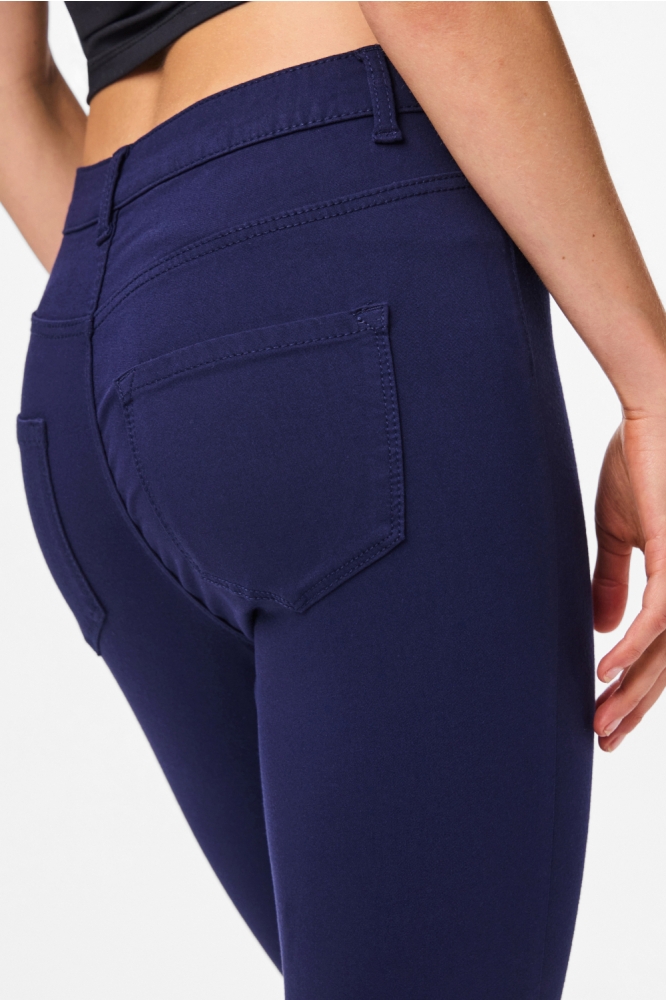 Pieces blauwe dames broek | Close up