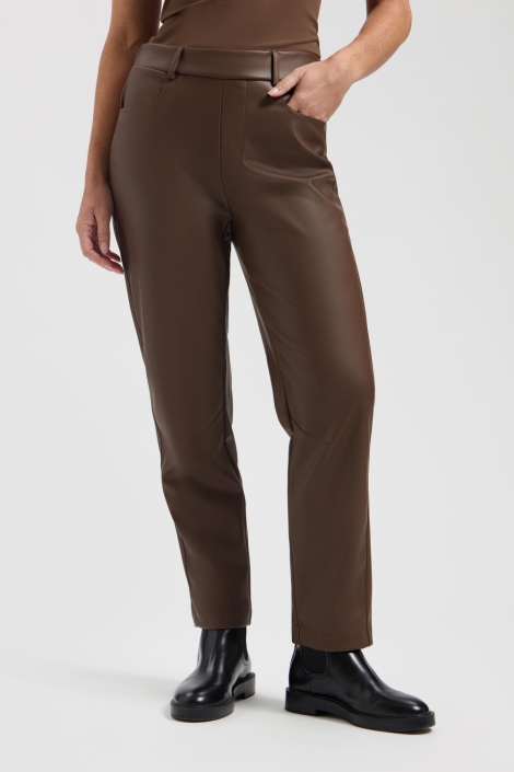 Lady Day bruine dames broek | Model vooraanzicht