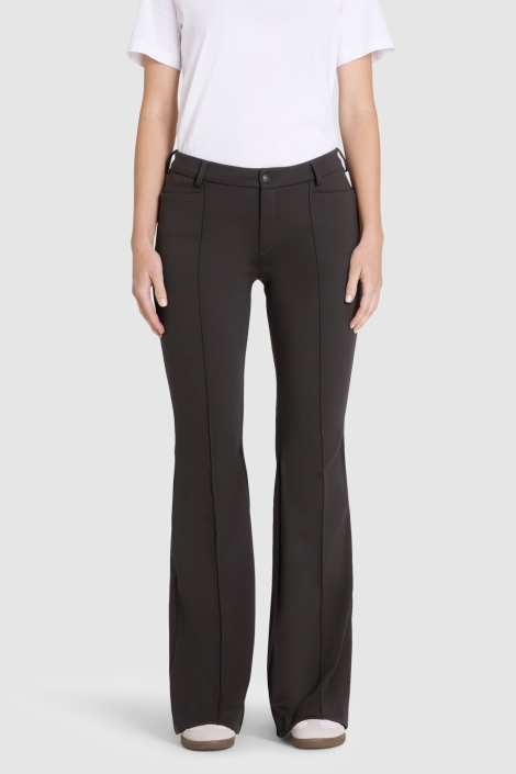Mac groene dames broek | Model vooraanzicht