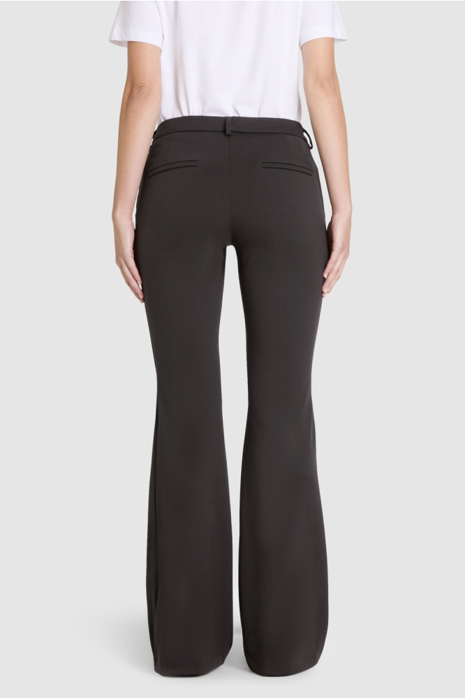 Mac groene dames broek | Model achteraanzicht