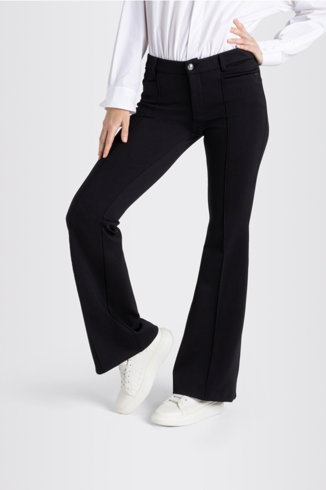 Mac zwarte dames broek | Model vooraanzicht