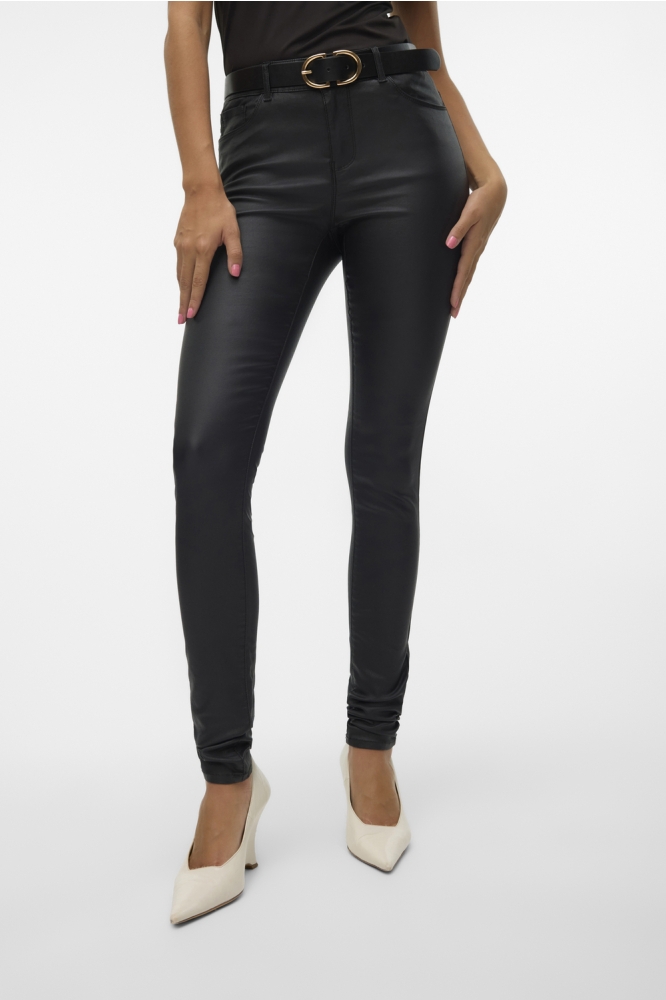 Vero Moda zwarte dames broek | Model vooraanzicht