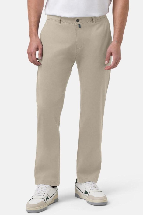 Pierre Cardin beige heren broek | Model vooraanzicht