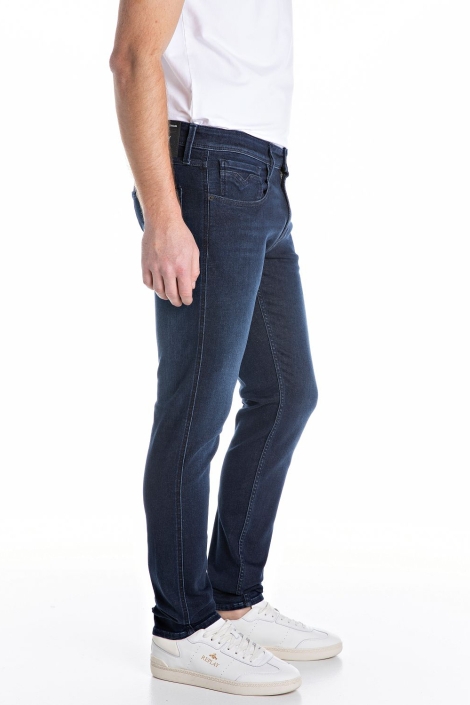 Replay blauwe heren jeans | Model zijaanzicht