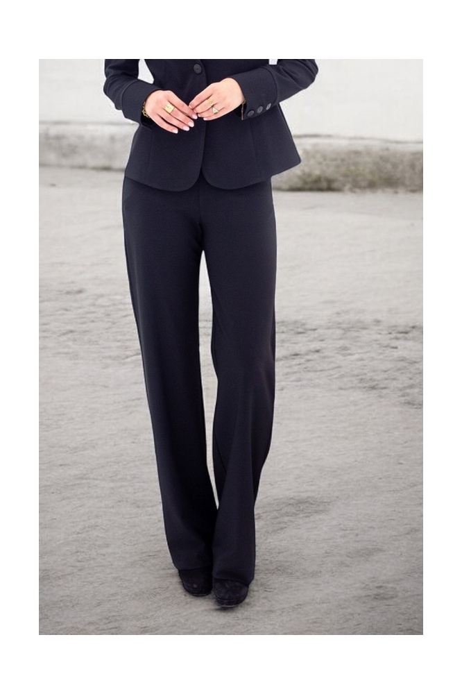 TQ Amsterdam zwarte dames broek | Sfeerbeeld, In situatie