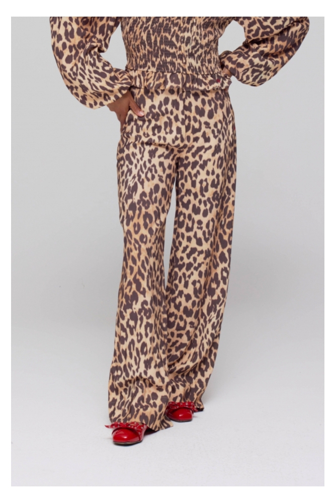 Harper & Yve bruine dames broek | Model vooraanzicht