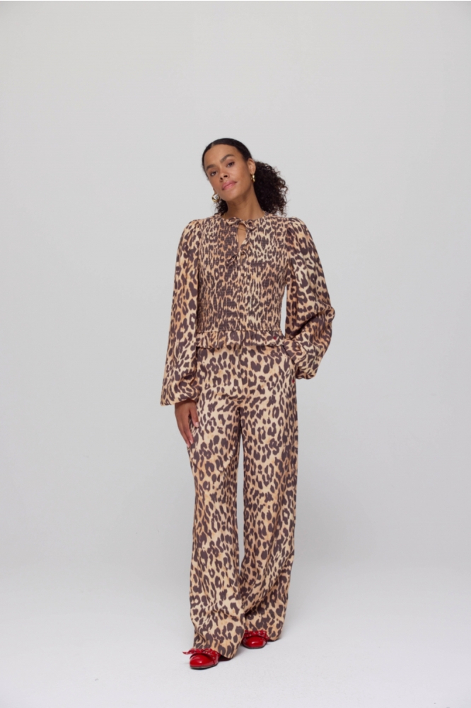 Harper & Yve bruine dames broek | Model