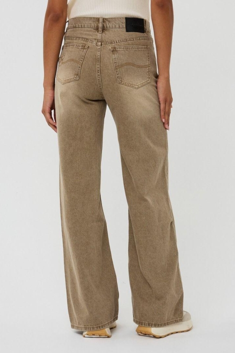 EsQualo camel dames jeans | Model achteraanzicht