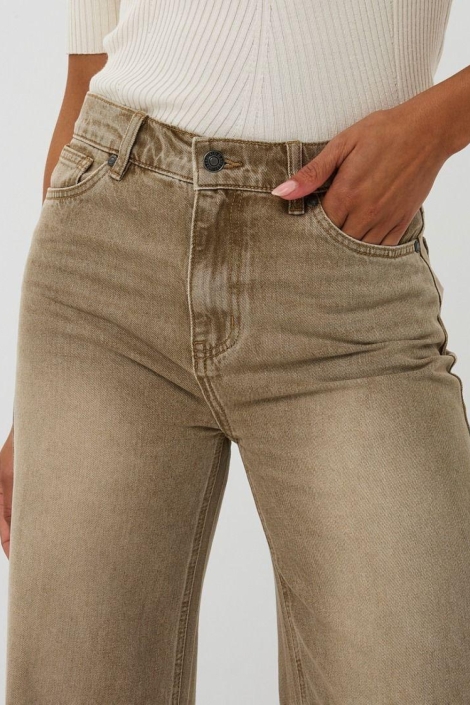 EsQualo camel dames jeans | Close up