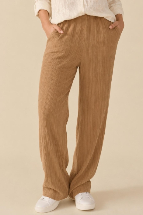 FOS Amsterdam camel dames broek | Model vooraanzicht
