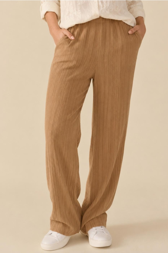 FOS Amsterdam camel dames broek | Model vooraanzicht