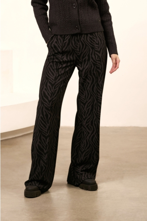 Lofty Manner grijze dames broek | Model vooraanzicht