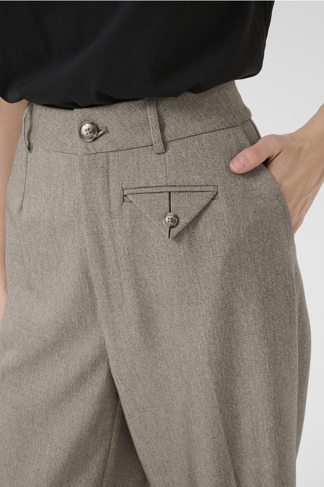 Kaffe camel dames broek | Close up