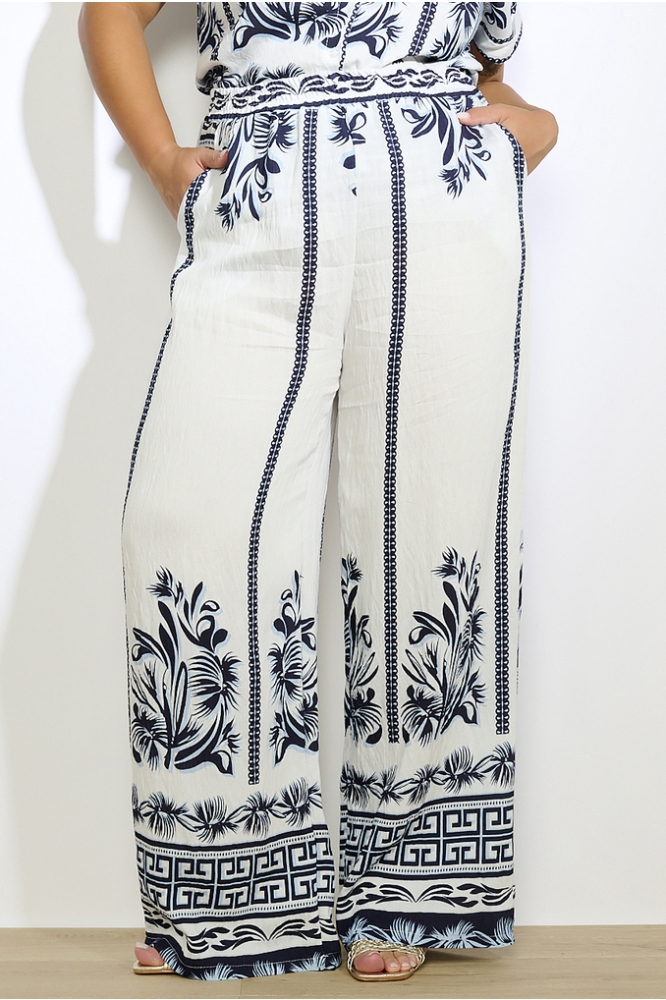 LolaLiza blauwe dames broek | Model vooraanzicht