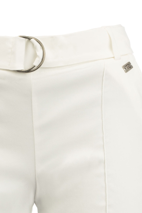 TQ Amsterdam witte dames korte broek | Close up