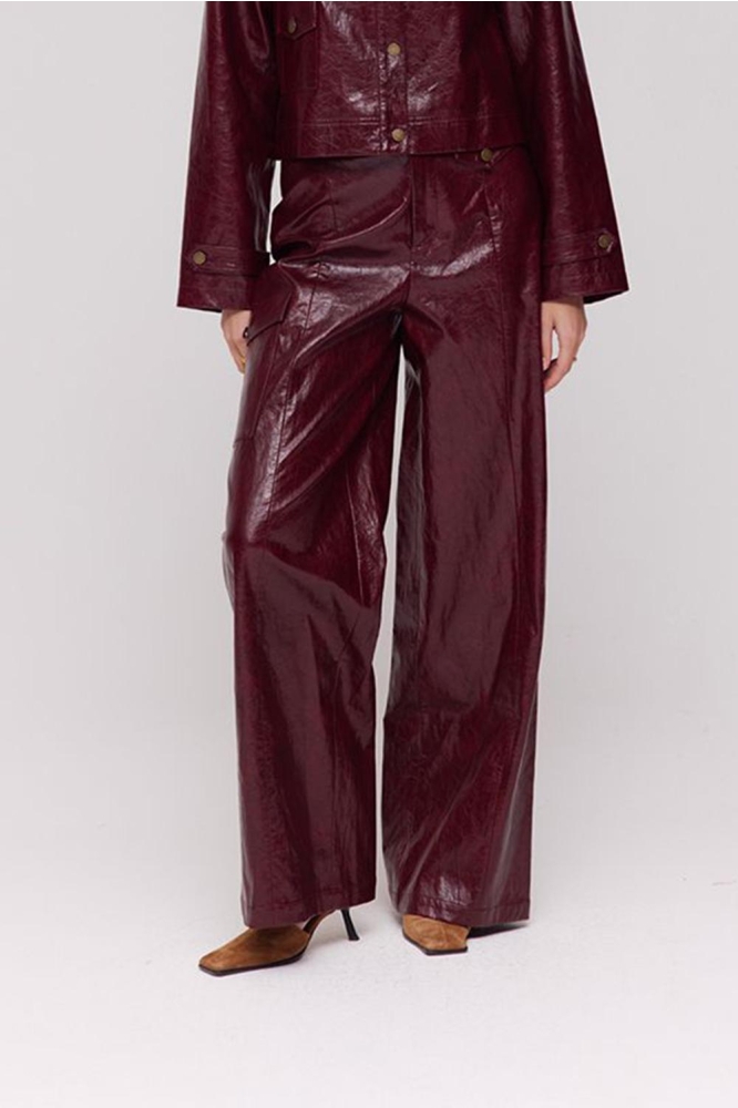 Harper & Yve bordeaux dames broek | Model vooraanzicht