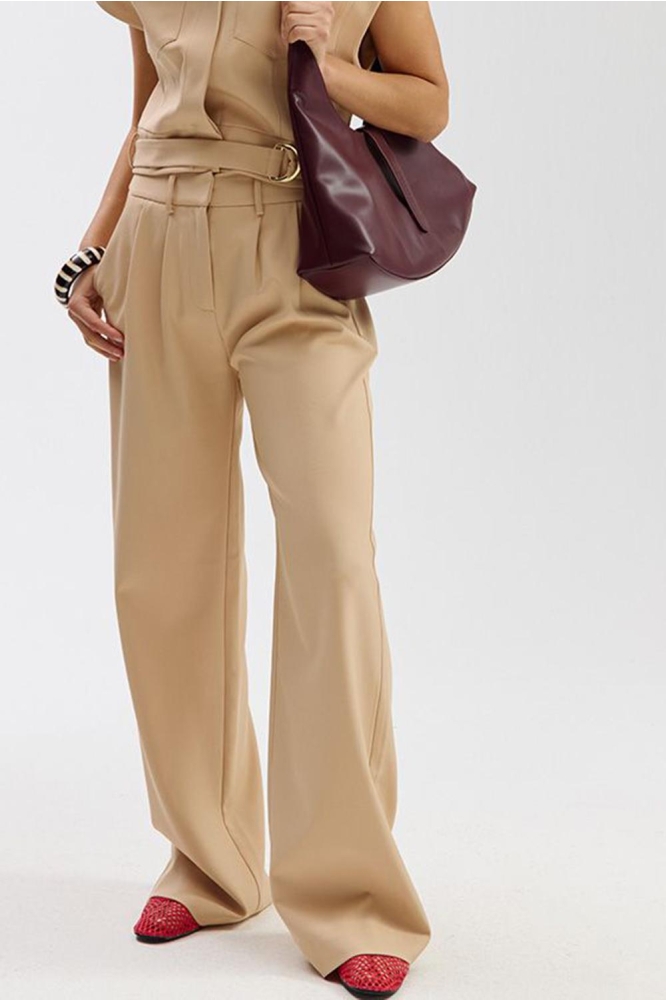 Harper & Yve zand dames broek | Model vooraanzicht