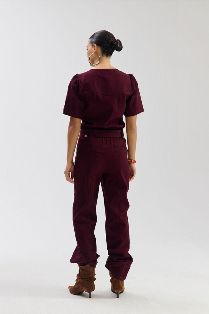 Harper & Yve bordeaux dames jumpsuit | Model achteraanzicht