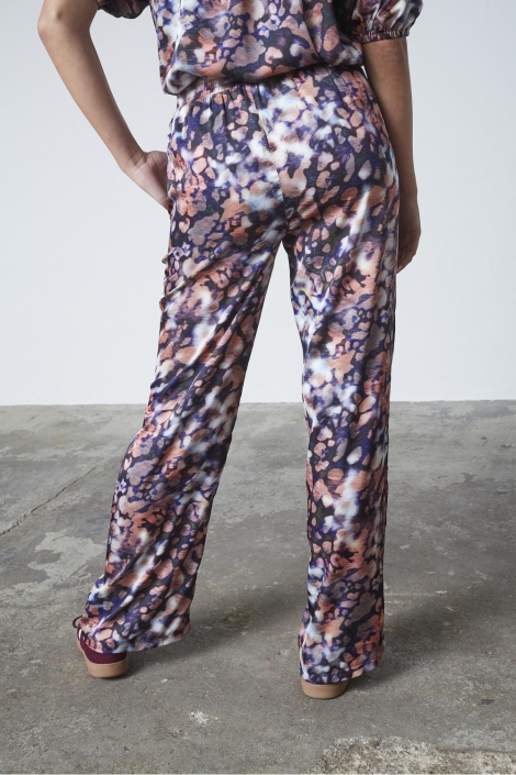 SisterS point multi color dames broek | Model achteraanzicht