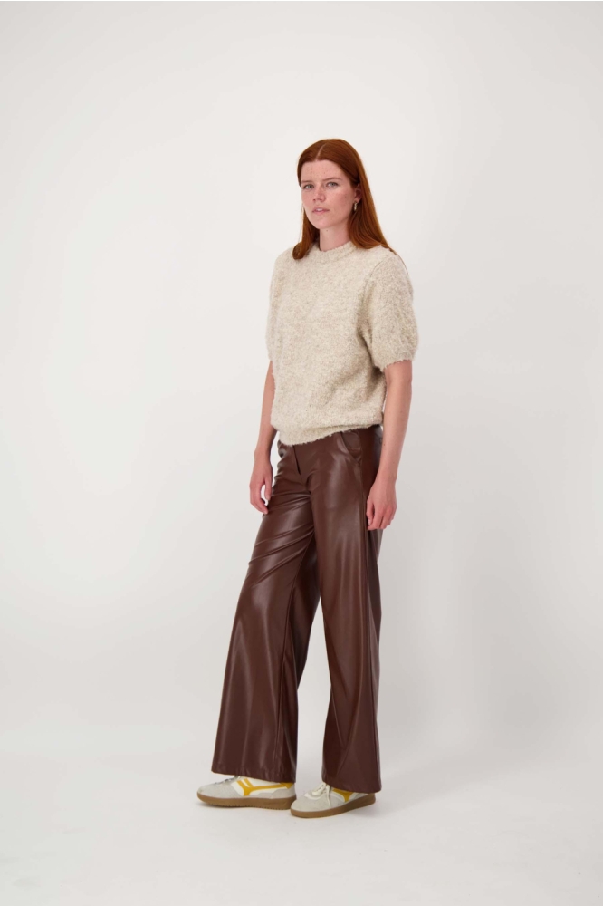 Zusss bruine dames broek | Model