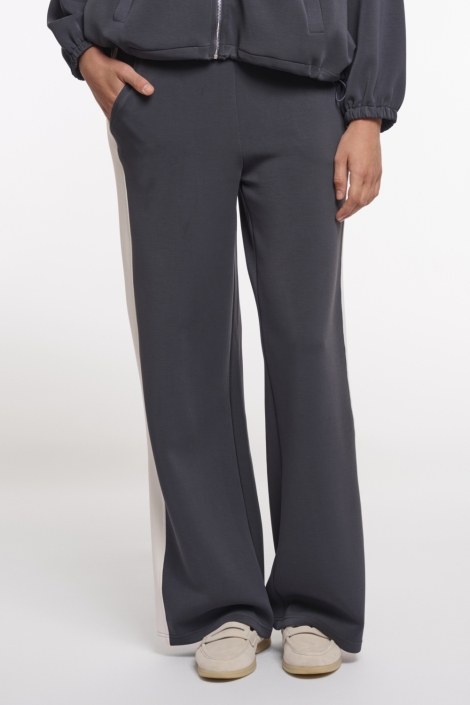 Rino & Pelle blauwe dames broek | Model vooraanzicht