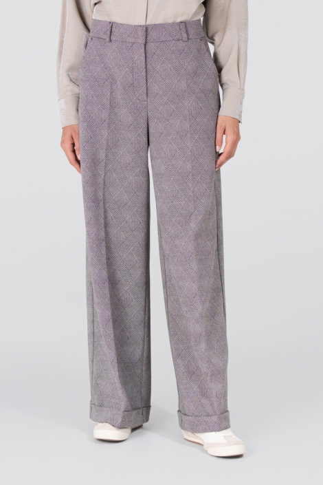 Juffrouw Jansen zwarte dames broek | Model vooraanzicht