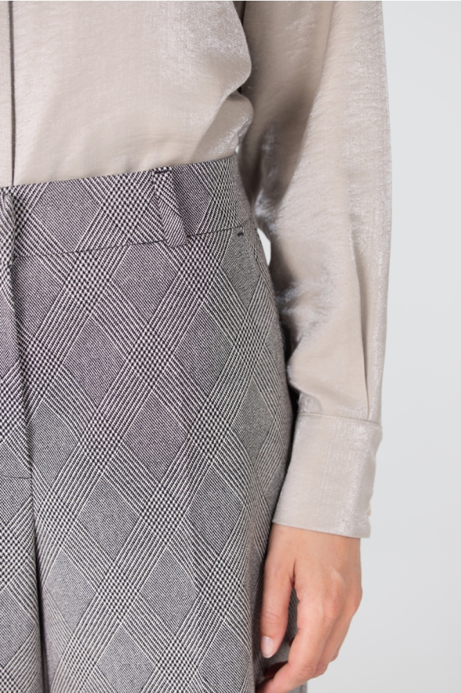 Juffrouw Jansen zwarte dames broek | Close up