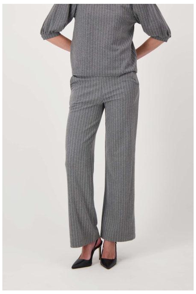 Zusss grijze dames broek | Model vooraanzicht