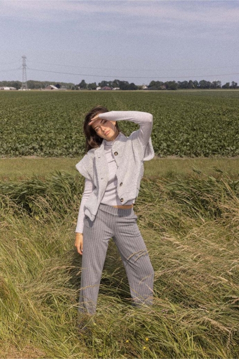 Zusss grijze dames broek | Sfeerbeeld, In situatie