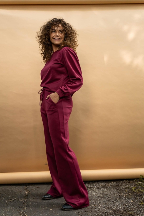 FOS Amsterdam bordeaux dames broek | Model