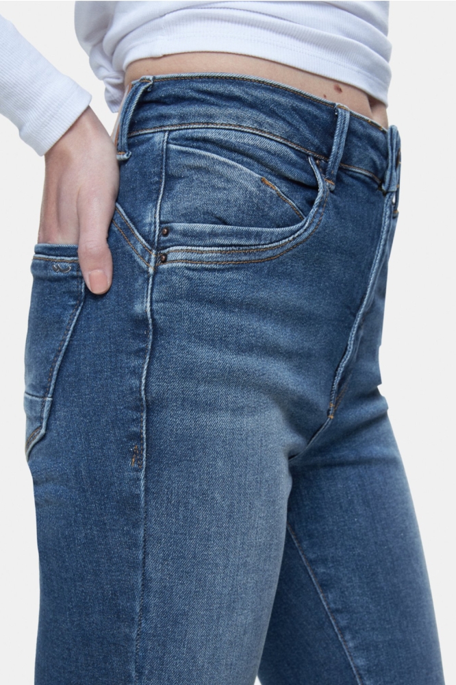 LTB blauwe dames jeans | Close up